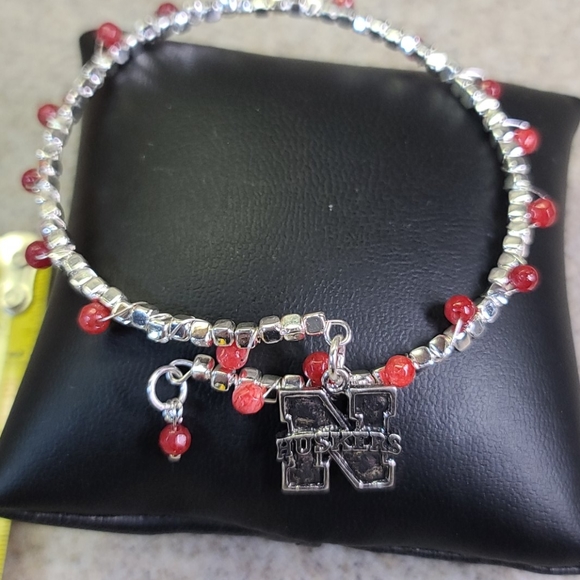 NEBEASKA CORN 🌽 HUSKERS Bracelet Team. Silver/Red - Picture 3 of 7